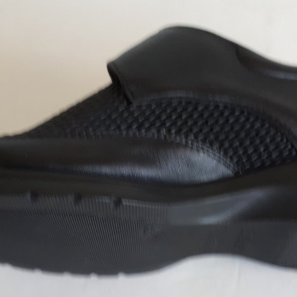 New Women's #1575 black shoe with strap - Picture 7 of 9